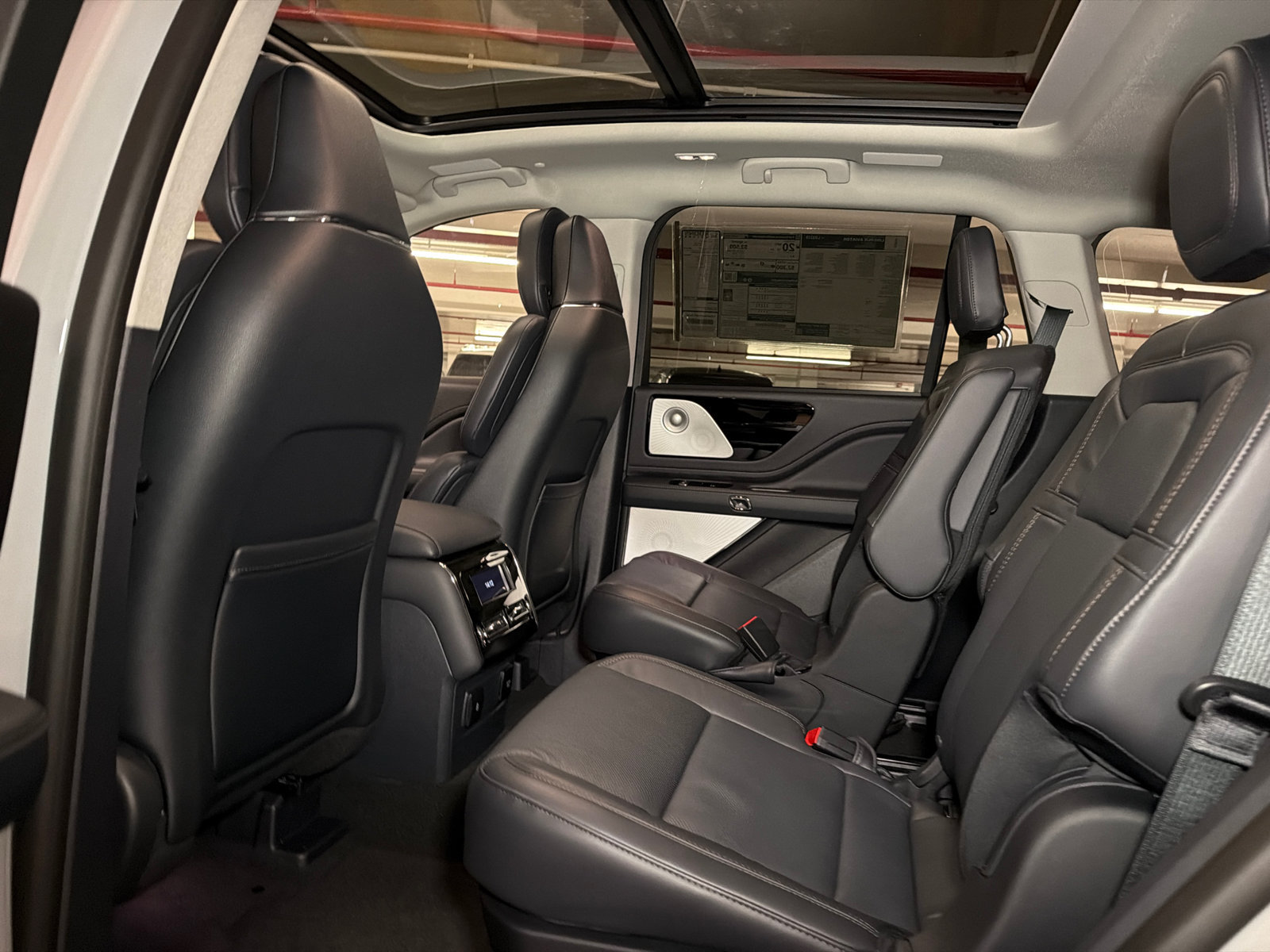 New 2027 Lincoln Aviator Reserve AWD/4WD image 21