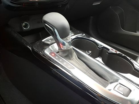 Certified 2024 Chevrolet Trax LT w/ Driver Confidence Package image 11