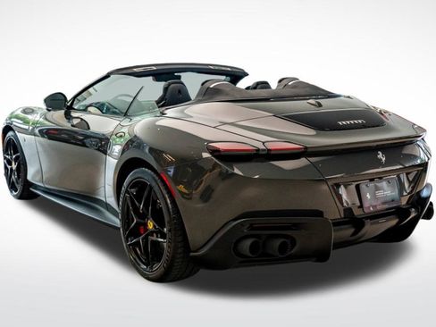 Used 2024 Ferrari Roma Spider image 3