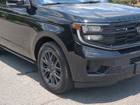 Used 2025 Ford Expedition Platinum w/ Stealth Performance Package AWD/4WD image 10