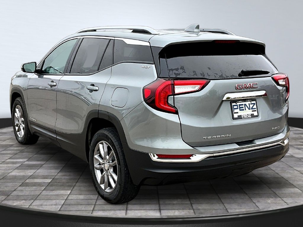 Used 2023 GMC Terrain SLT AWD/4WD image 5