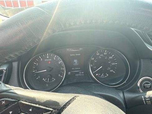 Used 2017 Nissan Rogue SV AWD/4WD image 12