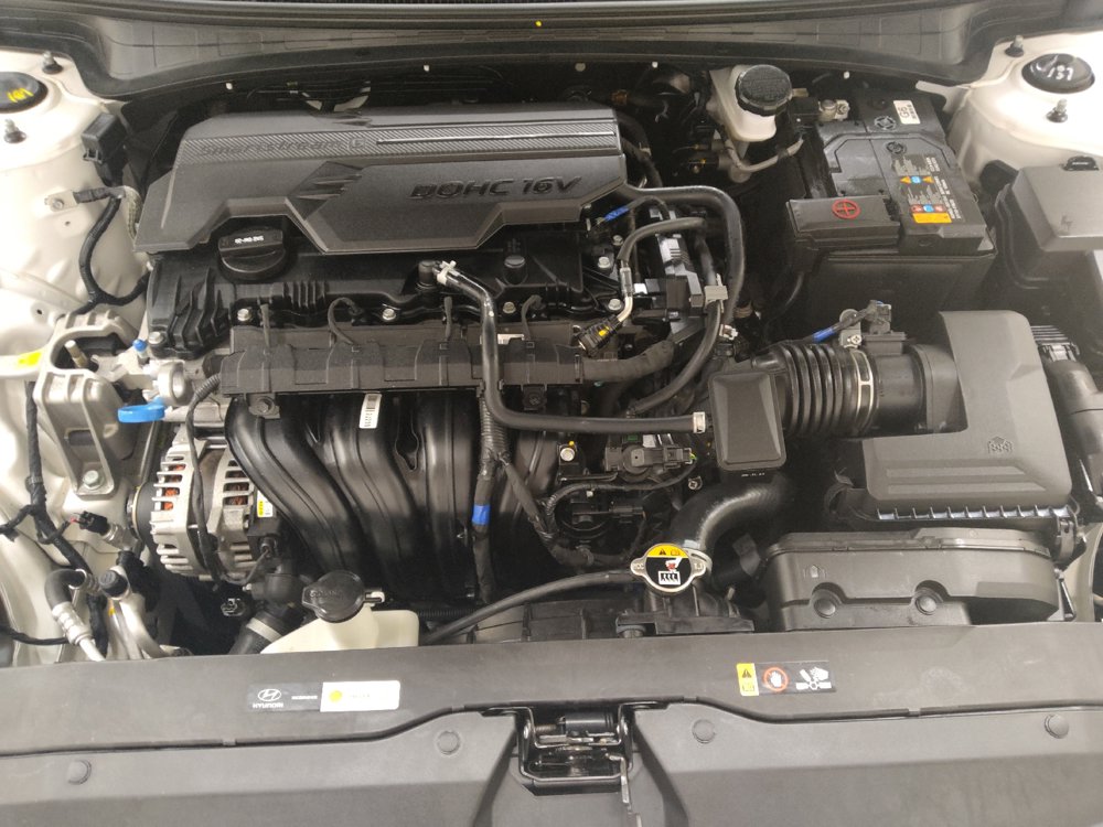 Used 2025 Hyundai Elantra Limited FWD image 30