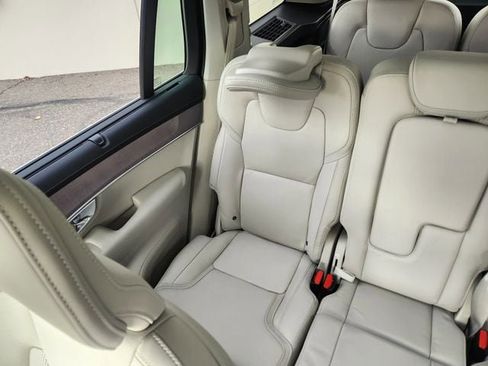 New 2026 Volvo XC90 T8 Ultra image 13