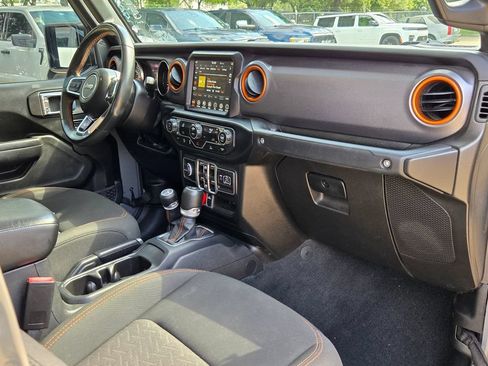 Used 2022 Jeep Gladiator Mojave AWD/4WD image 26