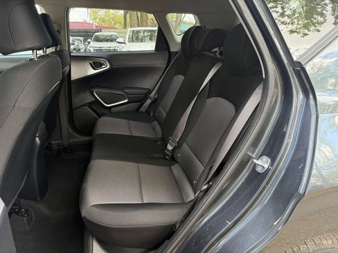 Used 2025 Kia Soul LX w/ LX Technology Package image 34