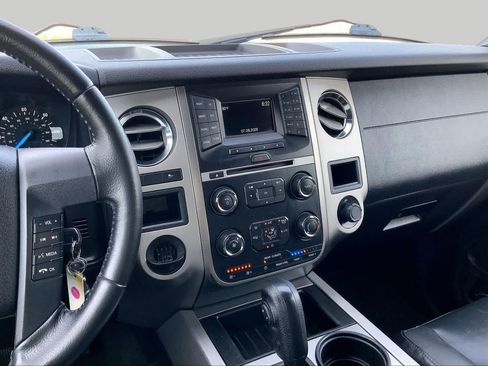 Used 2016 Ford Expedition XLT w/ Equipment Group 201A RWD image 6