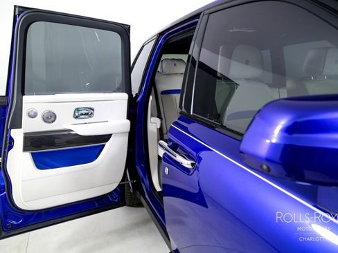 Certified 2024 Rolls-Royce Cullinan Black Badge w/ Dark Exterior Package image 31