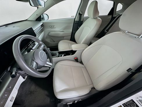 Used 2025 Hyundai Kona SEL FWD image 13