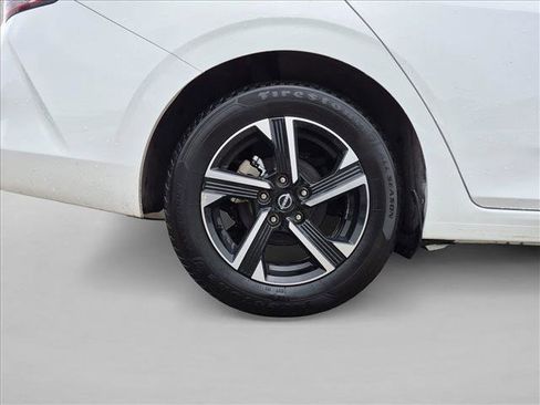 Used 2024 Nissan Sentra SV FWD image 9