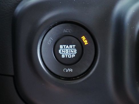 Used 2021 Jeep Gladiator Sport AWD/4WD image 34