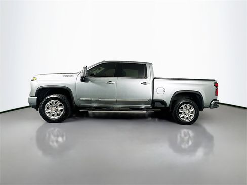Used 2024 Chevrolet Silverado 2500 High Country image 4