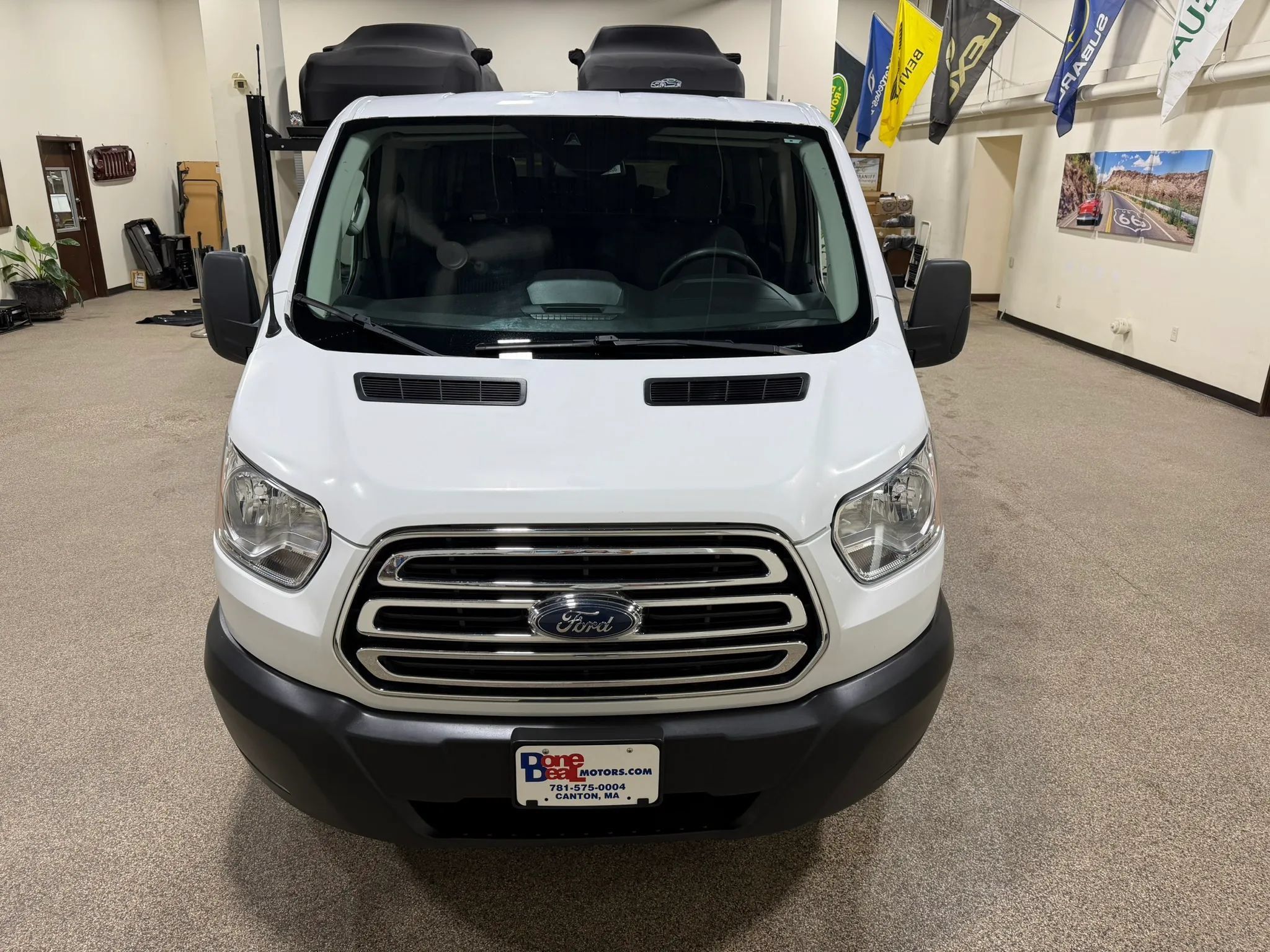 Used 2019 Ford Transit 350 XLT RWD image 3