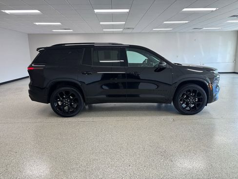 Used 2024 Chevrolet Traverse RS w/ LPO, Floor Liner Package image 4