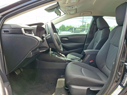Used 2021 Toyota Corolla LE FWD image 11