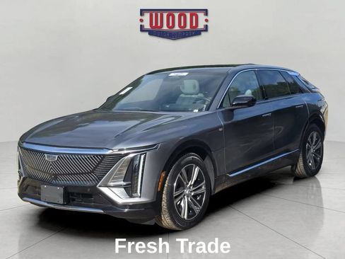 Used 2023 Cadillac Lyriq AWD image 3