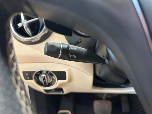 Used 2019 Mercedes-Benz GLA 250 4MATIC image 21