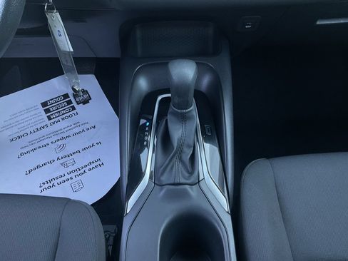 Used 2025 Toyota Corolla LE FWD image 16