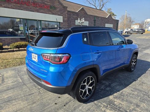 Used 2024 Jeep Compass Limited image 6