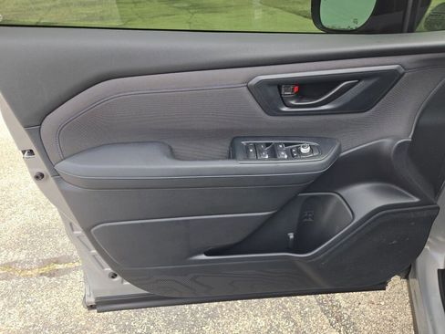 Used 2025 Subaru Forester Premium AWD/4WD image 22