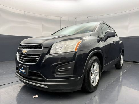Used 2015 Chevrolet Trax LT w/ LT Plus Package FWD image 2