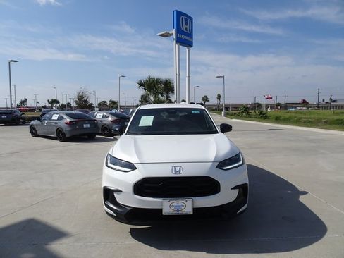 Certified 2023 Honda HR-V Sport image 2