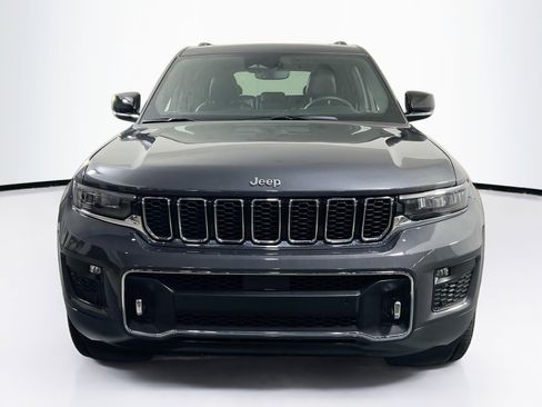 Used 2022 Jeep Grand Cherokee Overland AWD/4WD image 2