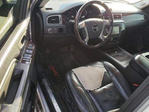 Used 2011 GMC Yukon XL Denali image 12