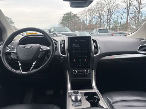 Used 2024 Ford Edge SEL image 10