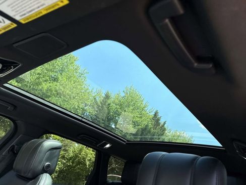 Used 2019 Land Rover Range Rover Sport SE AWD/4WD image 30