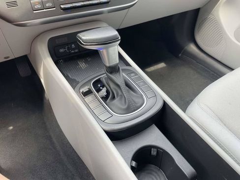 Used 2025 Hyundai Kona SEL AWD/4WD image 17