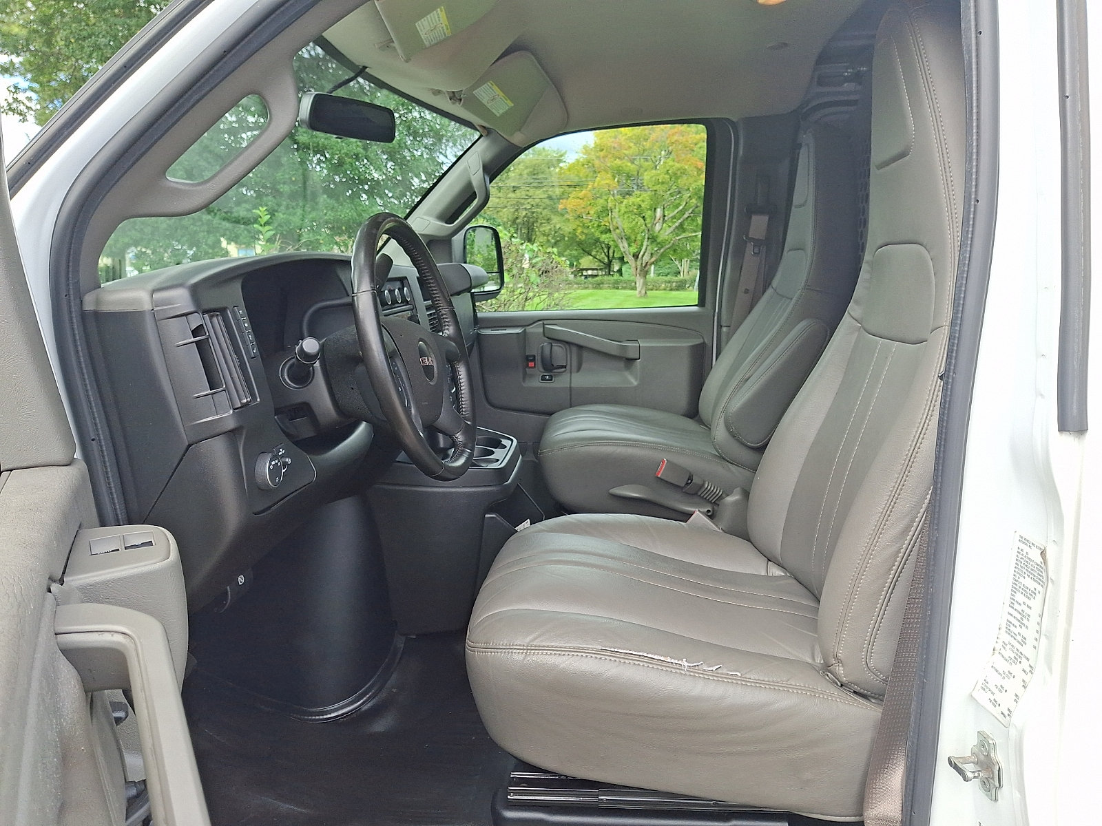 Used 2021 GMC Savana 2500 w/ Driver Convenience Package RWD image 13