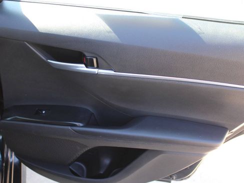 Used 2018 Toyota Camry LE w/ Audio Package FWD image 9