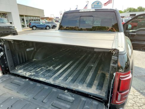 Used 2017 Ford F150 Raptor w/ Equipment Group 802A Luxury AWD/4WD image 32