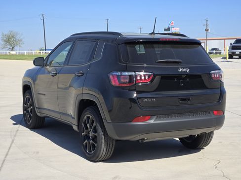 New 2026 Jeep Compass Latitude AWD/4WD image 4