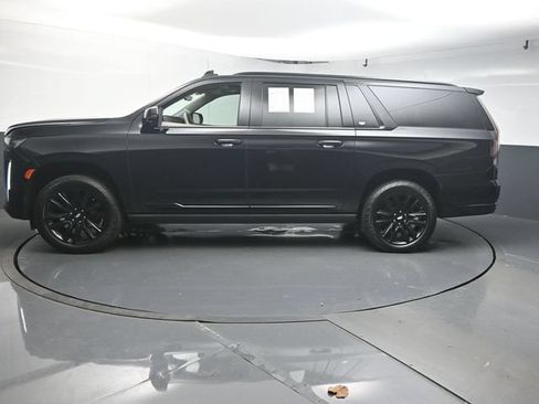 Used 2022 Cadillac Escalade ESV Sport Platinum AWD/4WD image 5