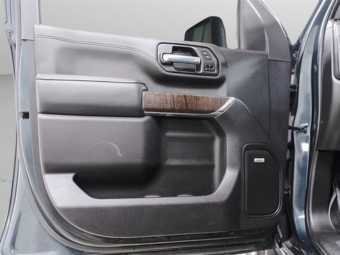 Used 2022 GMC Sierra 3500 Denali w/ Denali Ultimate Package image 24