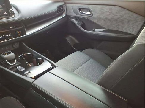 Used 2023 Nissan Rogue SV image 12