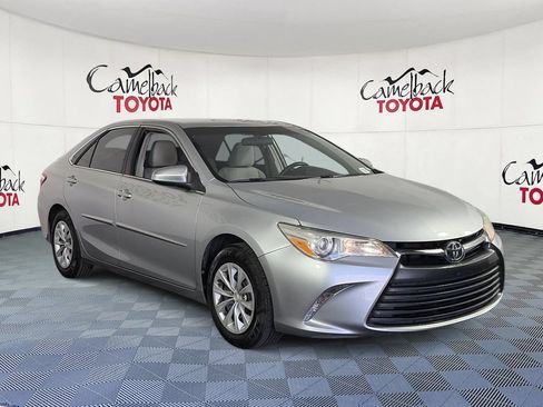 Used 2015 Toyota Camry LE FWD image 3