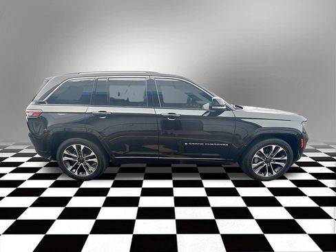 Used 2022 Jeep Grand Cherokee Overland w/ Luxury Tech Group IV image 10