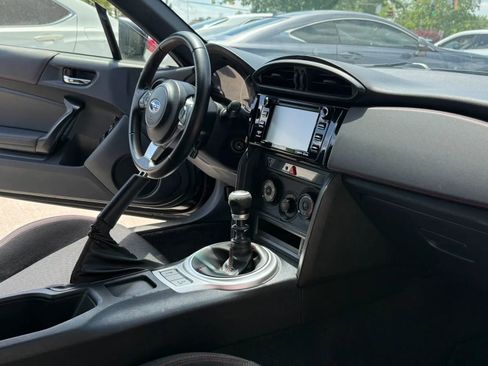 Used 2018 Subaru BRZ Premium w/ Popular Package #3 RWD image 10