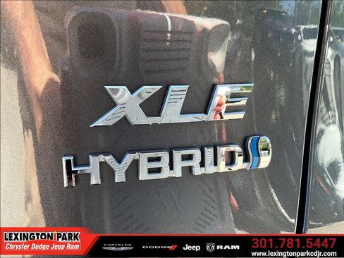 Used 2021 Toyota RAV4 XLE w/ Convenience Package AWD/4WD image 23