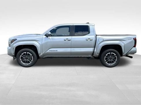 Certified 2024 Toyota Tacoma TRD Sport AWD/4WD image 2