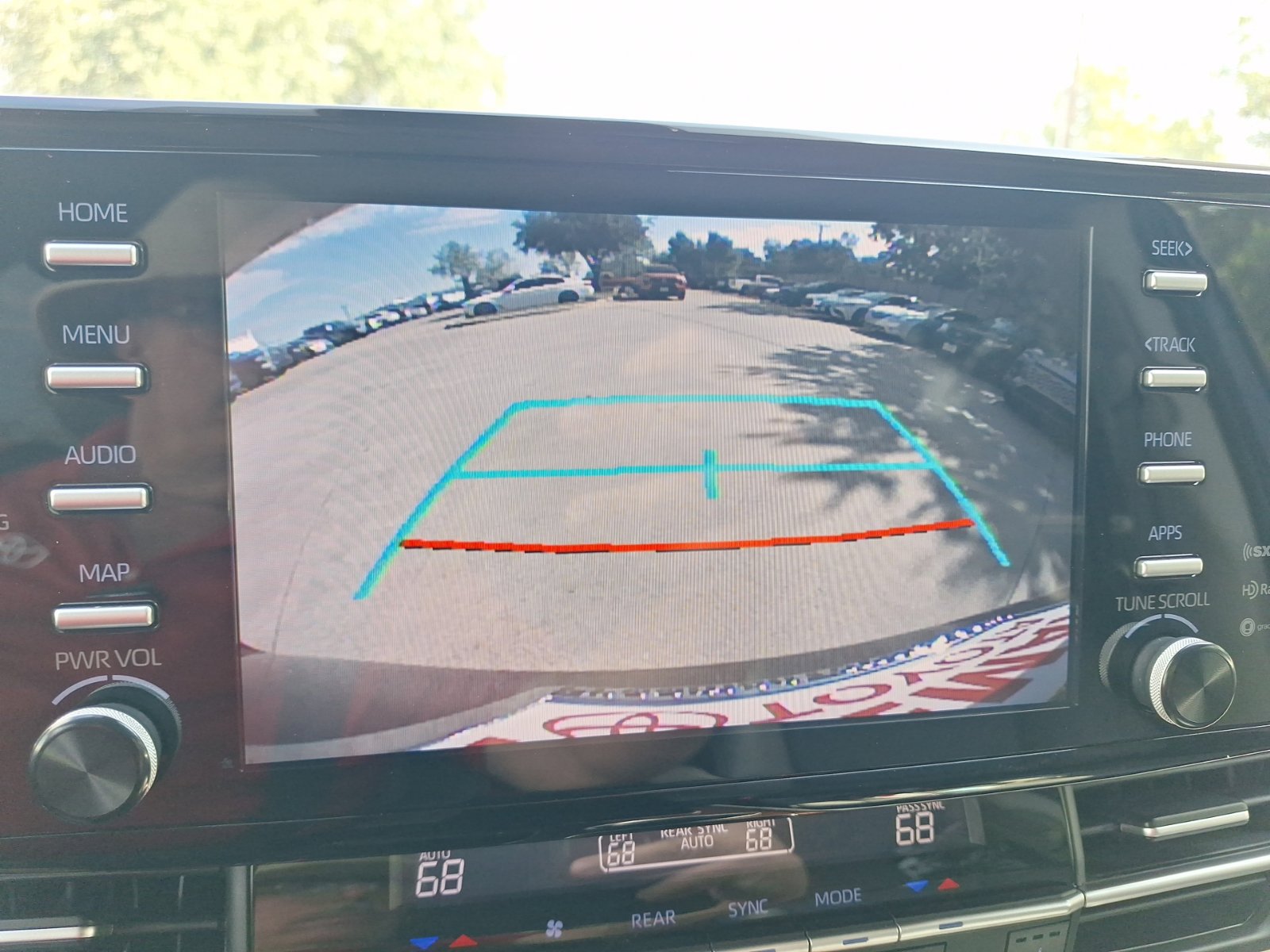 Used 2021 Toyota Sienna XLE FWD image 24