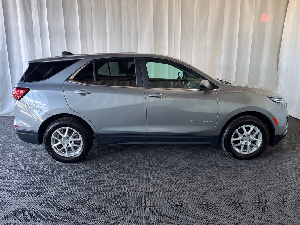Used 2024 Chevrolet Equinox LT AWD/4WD image 2