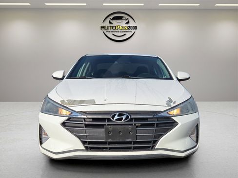Used 2019 Hyundai Elantra SE w/ Cargo Package image 2