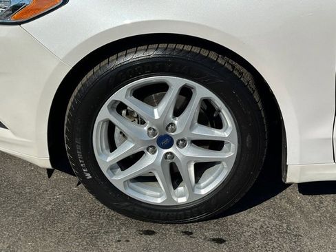 Used 2014 Ford Fusion SE image 9