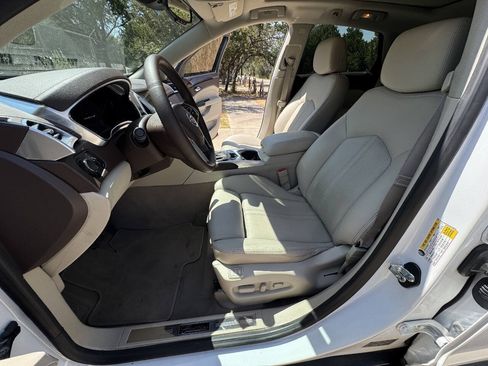 Used 2016 Cadillac SRX Luxury w/ Driver Awareness Package FWD image 21