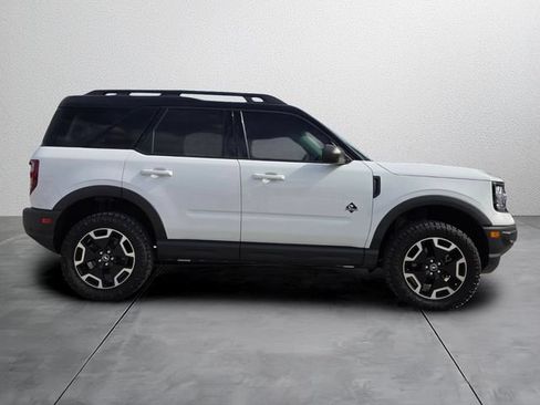 Used 2022 Ford Bronco Sport Outer Banks w/ Tech Package AWD/4WD image 5