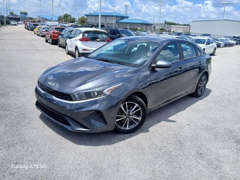 Used 2022 Kia Forte LXS w/ LXS Technology Package FWD image 1